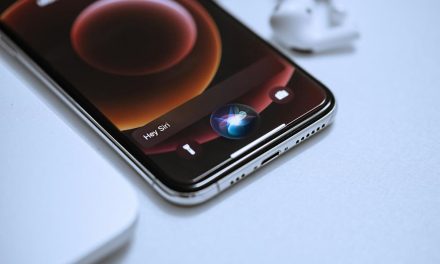 Apple Revolusi Siri Dari Asisten Suara ke Chatbot AI Interaktif