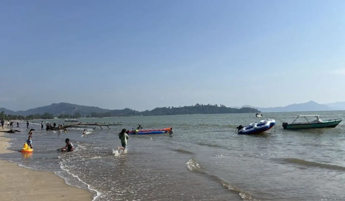 Ekonomi Pantai Indah