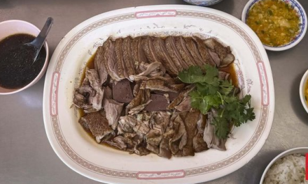 Urai Han Palo: Warung Angsa Teochew Legendaris di Bangkok