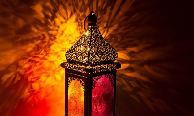 Malam Lailatul Qadar: Keutamaan, Tanda, Cara Umat Muslim