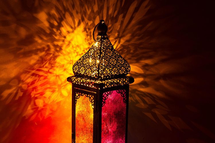 Malam Lailatul Qadar: Keutamaan, Tanda, Cara Umat Muslim