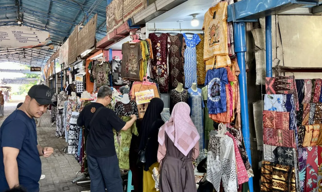 Fenomena Mudik Lebaran Tren Belanja Batik Setono Pekalongan