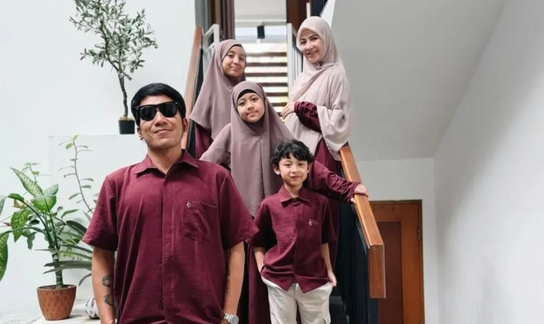 Momen Lebaran: Analisis Interaksi Sosial Desta dan Natasha Rizky