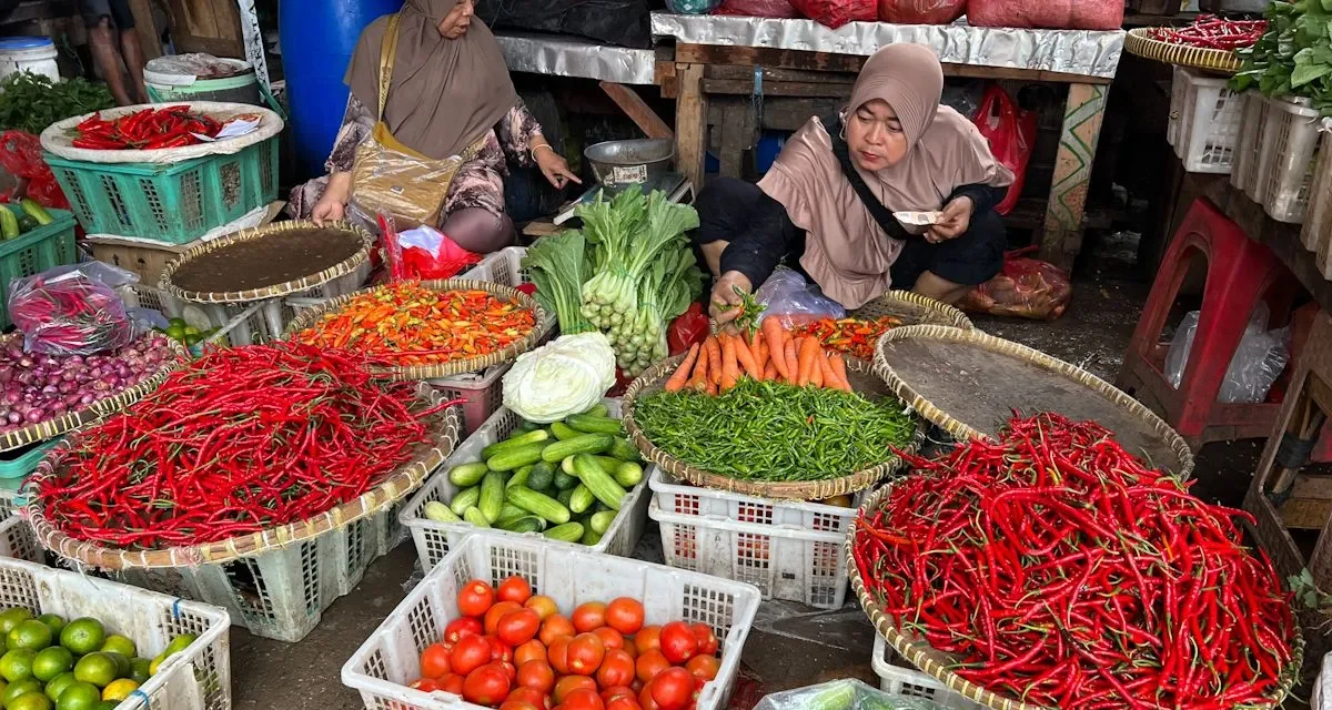 Harga Cabai Rawit Rp165 Ribu dan Telur Ayam Naik Pasar Eceran