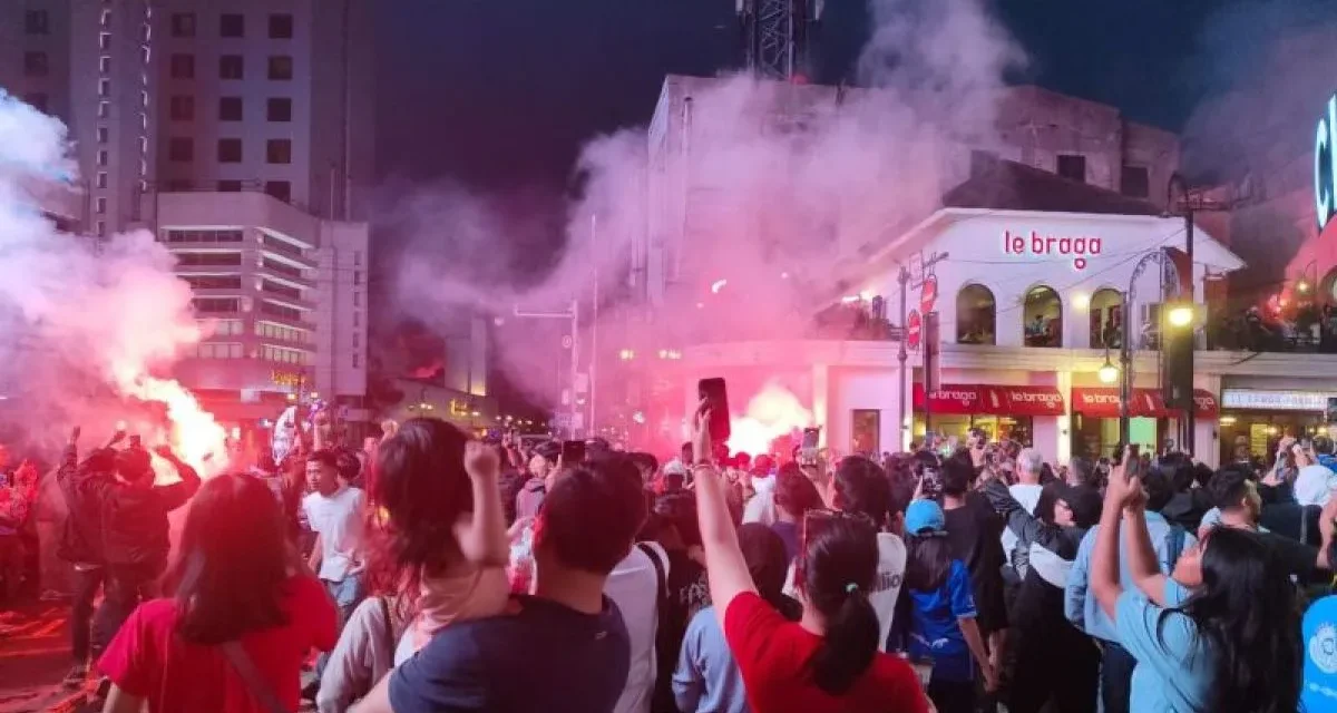 Persib Bandung Juara Tiga Kali Beruntun, Bandung Kemenangan