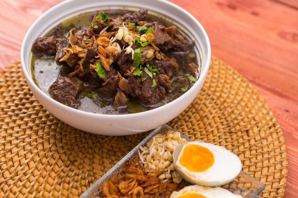 Semangkuk soto Betawi sebagai makanan berkuah terbaik di Indonesia versi TasteAtlas