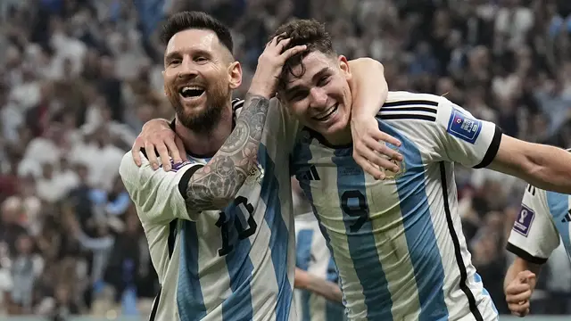 Lionel Messi memimpin serangan Timnas Argentina saat bertanding di Piala Dunia 2026 bersama Lautaro Martinez dan Julian Alvarez.