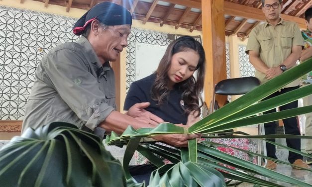 Desa Wisata Tinalah Hadirkan Pengalaman Membuat Suvenir Sendiri untuk Wisatawan