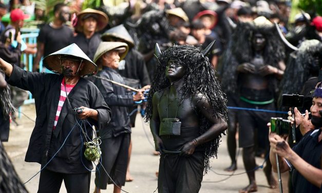 Tradisi Kebo-Keboan Banyuwangi Tetap Lestari, Ribuan Warga Rayakan Syukur Panen
