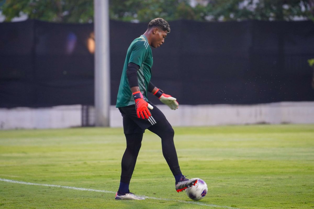 Transfer Zion Suzuki