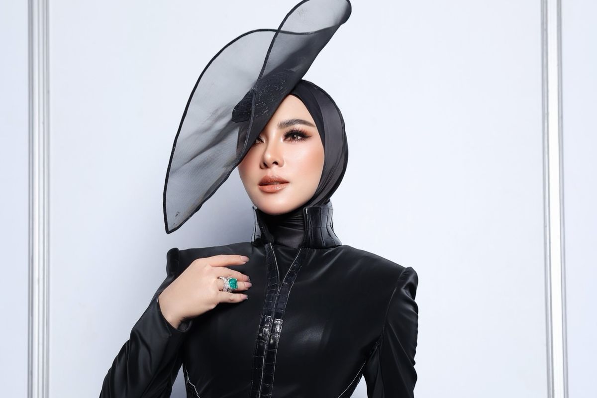 gaya Syahrini comeback panggung