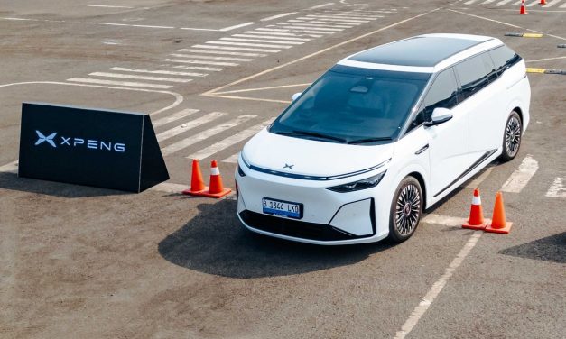 Xpeng New X9 Tetap Lincah Meski Berbodi Besar Berkat Teknologi Kemudi Roda Belakang
