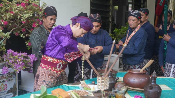 Tradisi Jamasan Pusaka Warnai Rangkaian Hari Jadi ke-832 Trenggalek